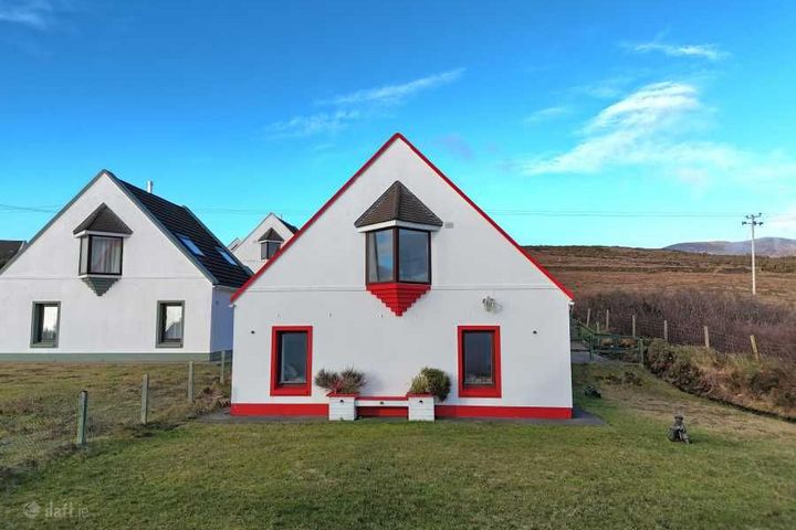 7 Purteen Holiday Homes, Keel, Achill, Co. Mayo, F28W223