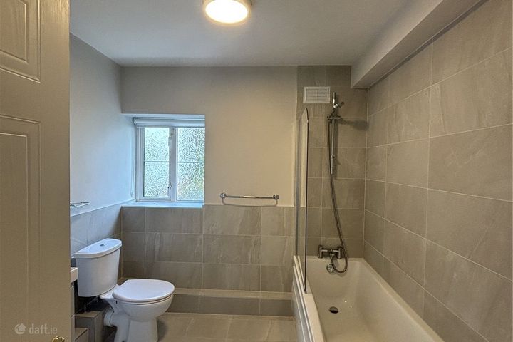 Apartment in Blackrock, Carysfort - More