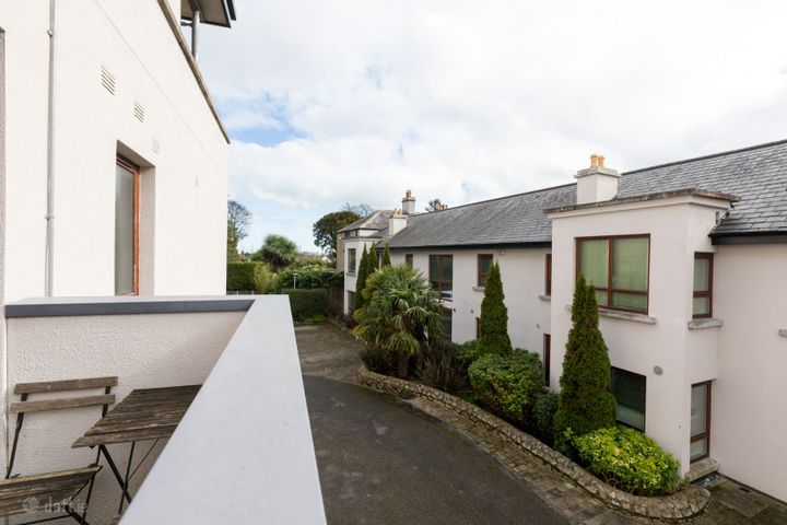 8 Aubreyville, Dublin Road, Shankill, Dublin 18, D18K225