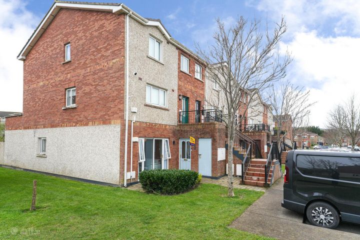 24 Carrigmore Grove, Saggart, Co. Dublin - Photo 2