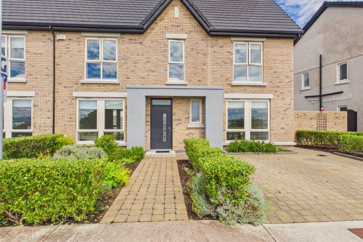 56 Cuirt Bhoirne, Roscam, Galway, H91VC3P
