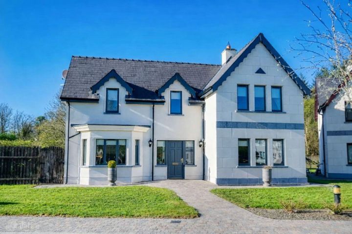 8 Errew Drive, Lough Rinn, Mohill, Co. Leitrim, N41VX88