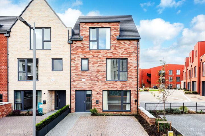 23 23 Tully Road, Cherrywood, Dublin 18