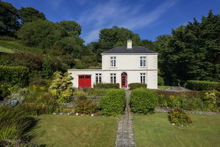Lake View, Aghatubrid, Glandore, Glandore, Co. Cork, P81TW68