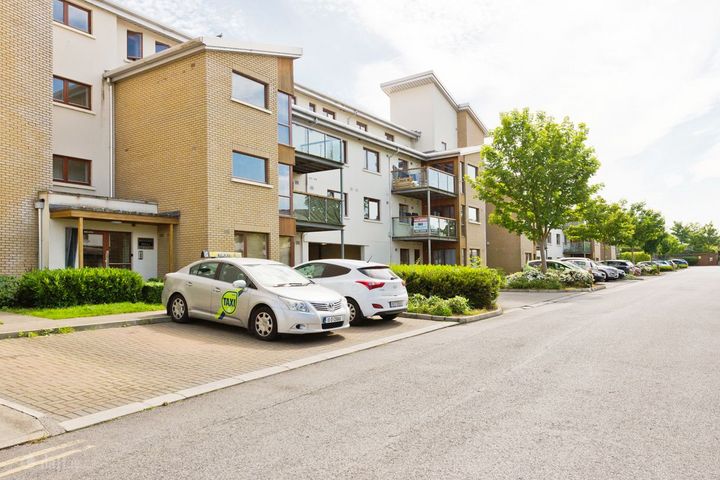 6 Hunters Hall, Hunters Place, Ballycullen, Dublin 24