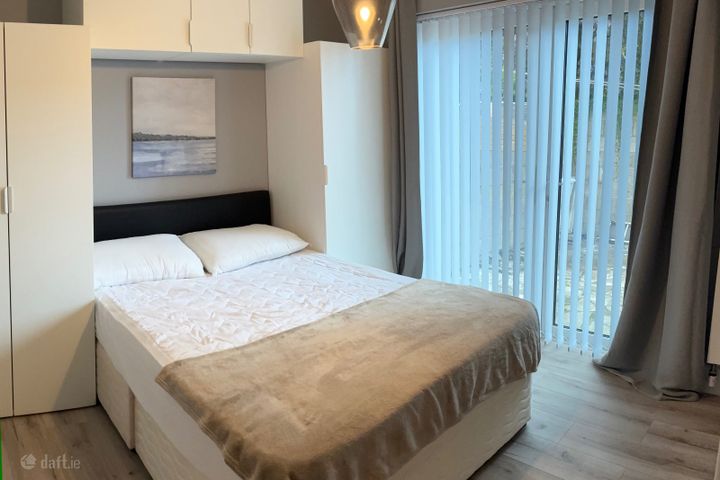Bills Included: En-suite Room, Rathbeale Road, Swords, Co Dublin k67 R290, Kinsealy, Co. Dublin