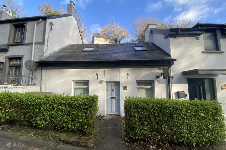 2 Glen Road, Monkstown, Co. Cork