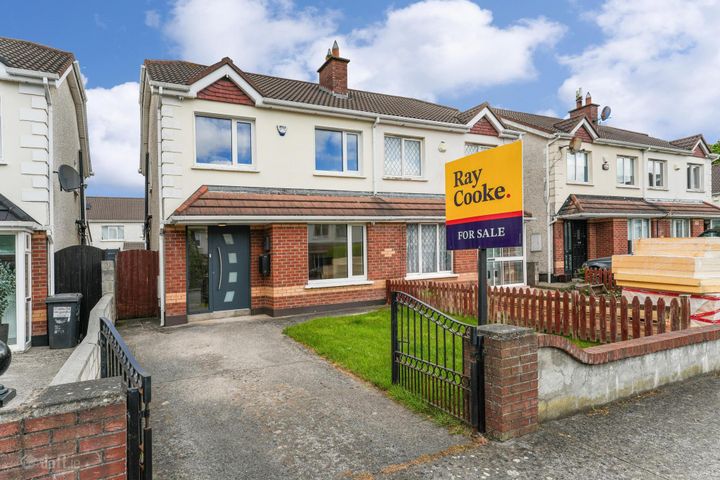 9 Earlsfort Gardens, Lucan, Co. Dublin