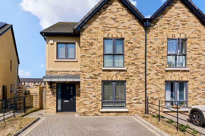 42 The Avenue, Royal Oaks, Enfield, Co. Meath, A83XV82