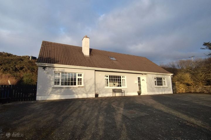 Rossfield House, Racecourse, Clifden, Co. Galway, H71HT25