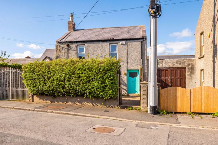 Glenadhu, 12a The Hoar Rock, Skerries, Co. Dublin, K34FT66