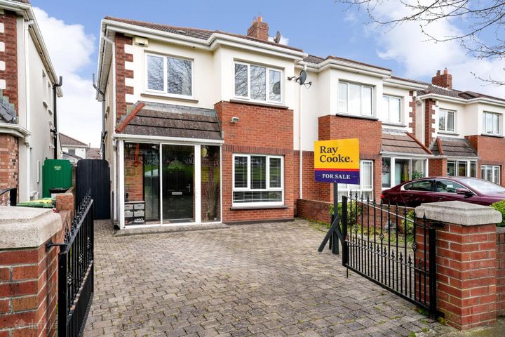 9 Tynan Hall Grove, Kingswood, Dublin 24