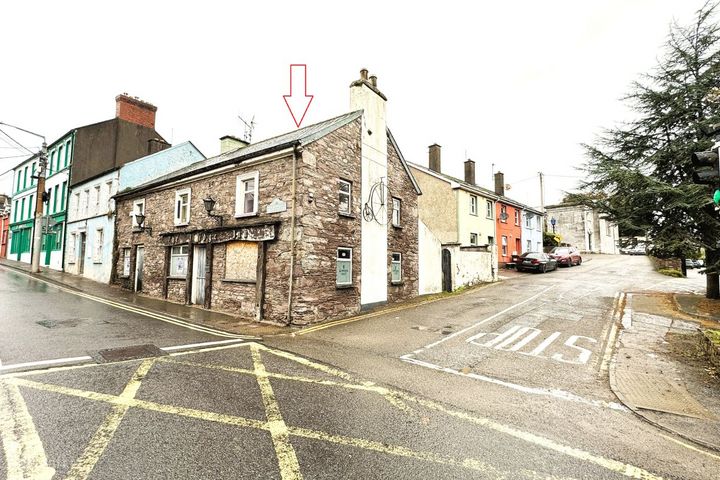 Former Bar, The Bridge Bar,1 New Street, Macroom, Co. Cork, P12Y177