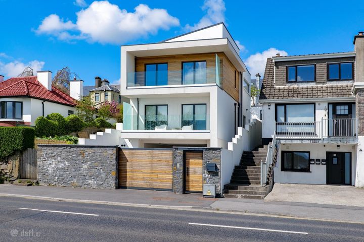 LA 18, 18 Lough Atalia Road, Galway, H91524H