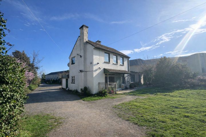 Manresa, Old Naas Road, Bluebell, Dublin 12, D12XR82