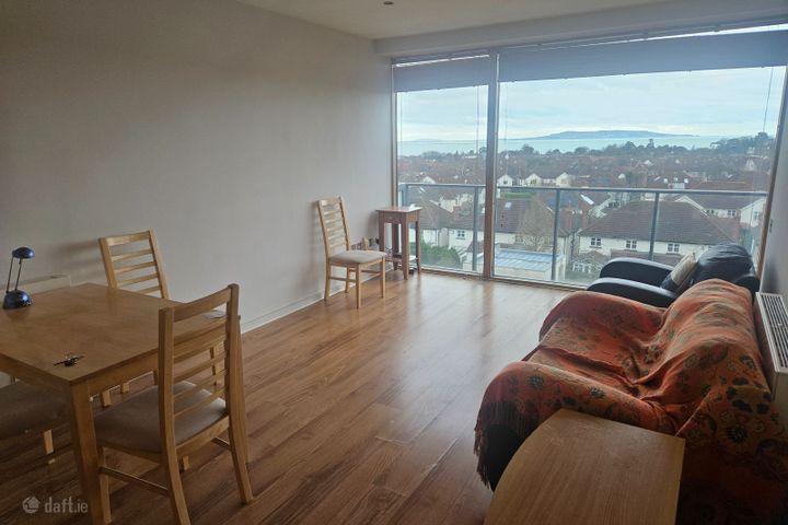 23 Sanderling, Thornwood, Booterstown, Co. Dublin