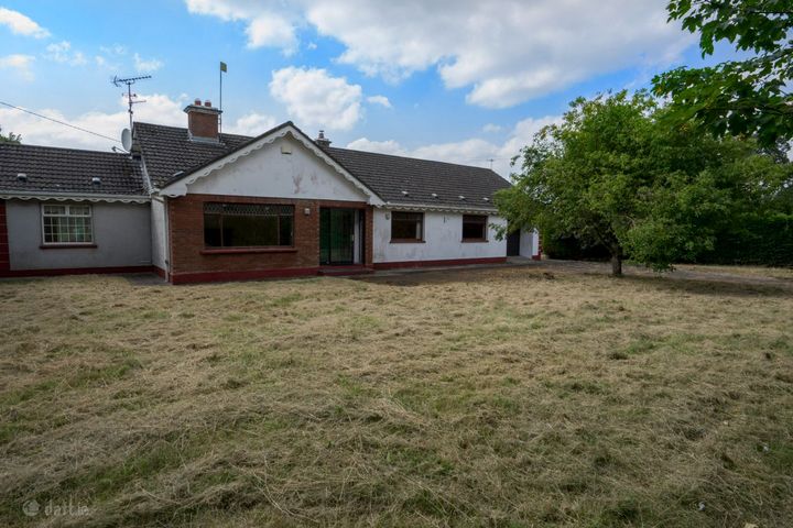 Avalon, Charlestown, Tallanstown, Louth