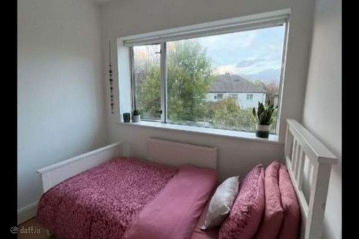 Sweetmount Avenue, Dundrum, Dublin 14, Churchtown, Dublin 14