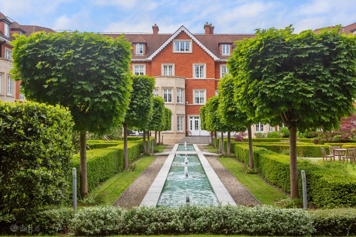 42 Hollybrook Apts, Brighton Rd, Foxrock Dublin 18, Dublin 18, Dublin