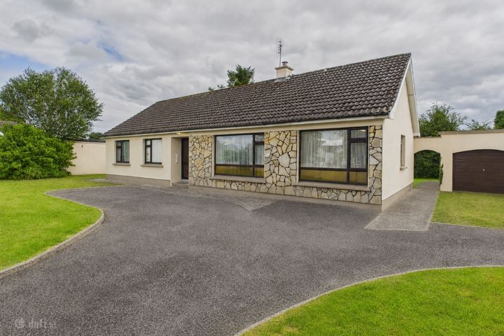 8 Oakmill Drive, Derrymullan, Ballinasloe, Co. Galway, H53XA89