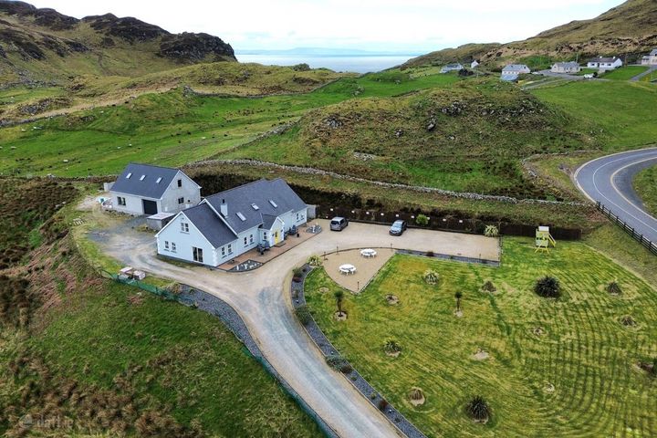 Slieve League House, Croaghlin, Teelin, Co. Donegal, F94YD23