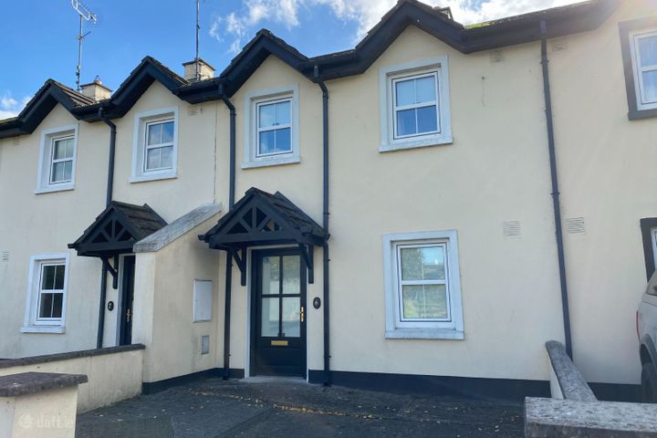6 Rathgarve Court, Water St, Castlepollard, Westmeath