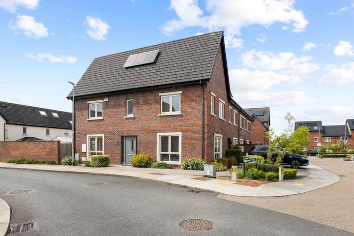 9 Shackleton Lodge, Lucan, Co. Dublin