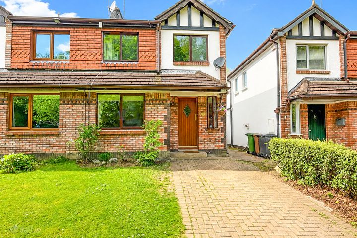 10 Parc Na Silla Rise, Loughlinstown, Dublin 18, D18XY17