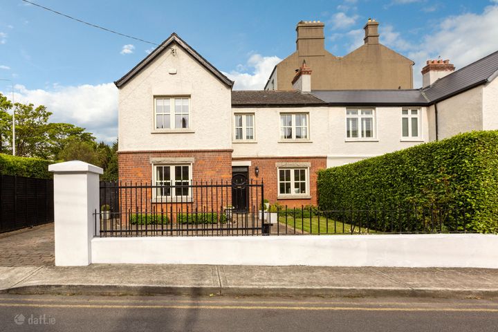 5 Eaton Sq, Monkstown, Dublin, Dublin