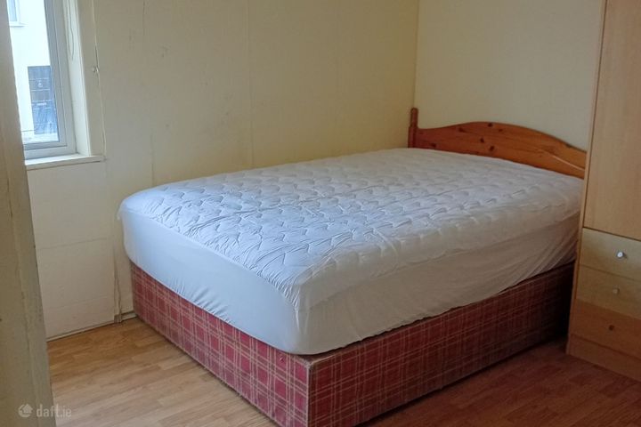  Butler avenue (close to train. station), Thurles, Co. Tipperary