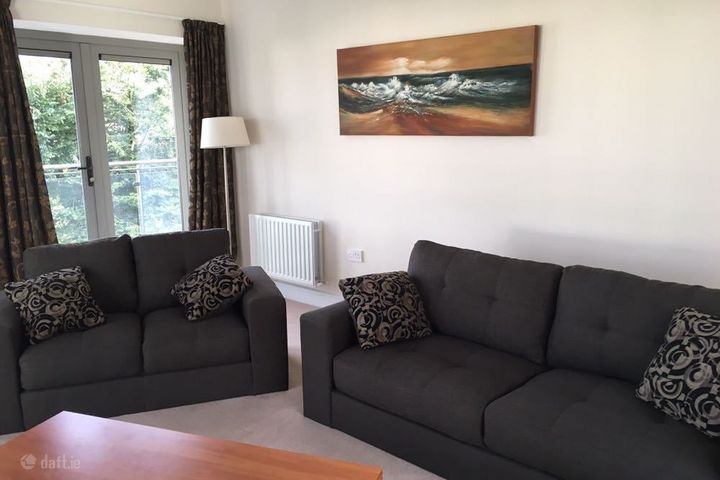 Beechwood Court, Galloping Green, Co. Dublin