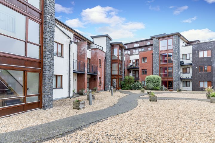 St. Canice's Square, Finglas, Dublin 11