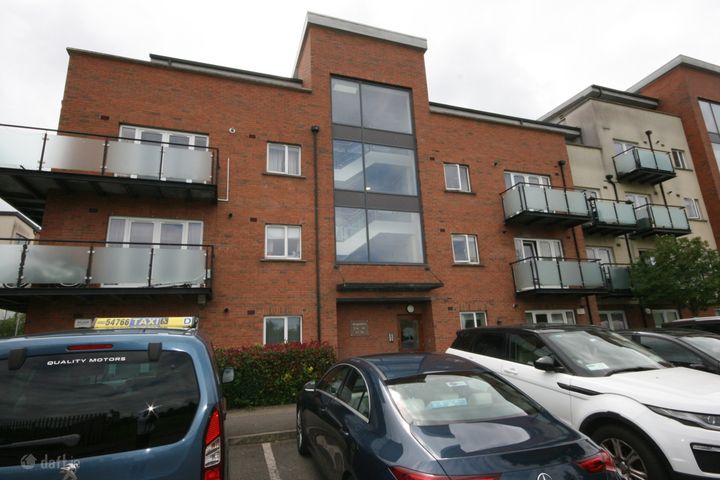 68 Mayeston Cresent, St Margarets Rd, Finglas Dublin 11, Dublin 11, Dublin