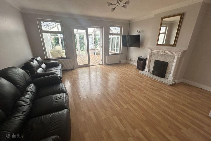 13 Brookfield, Kimmage, Dublin 12