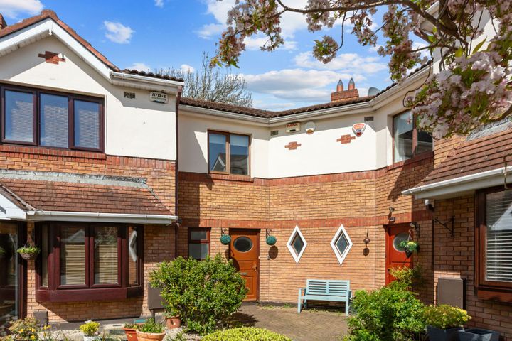 13 Pine Grove, Templeogue, Dublin 16, D16H2T2