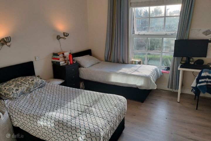Two places  in shared twin room Female . One place in shared room / male . Yale,Ardilea,Dublin 14, Clonskeagh, Dublin 14