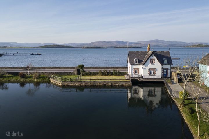 Sealodge Cottage, Seafield, Bantry, Co. Cork, P75YR70