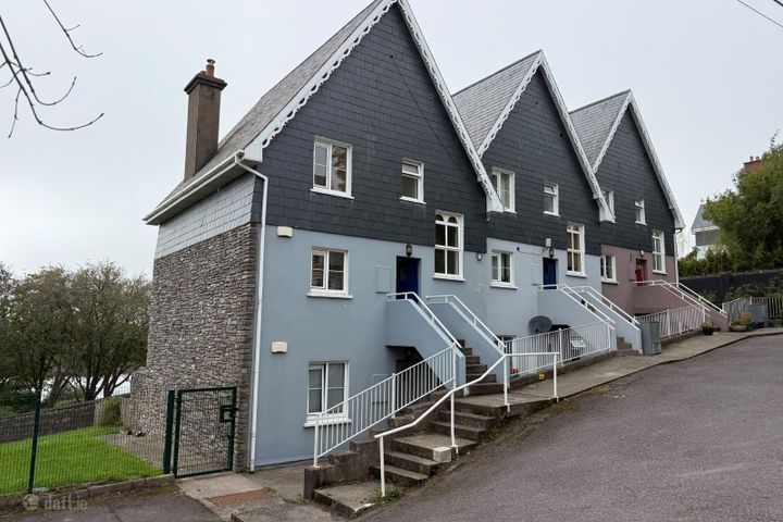 6 Fortlands, The Paddocks, Ardbrack, Summercove, Co. Cork