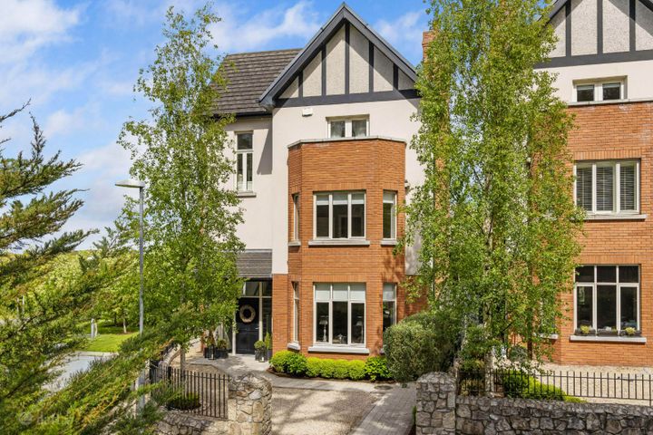 4 Knockcree, Dublin 18, Carrickmines, Dublin 18, D18X169
