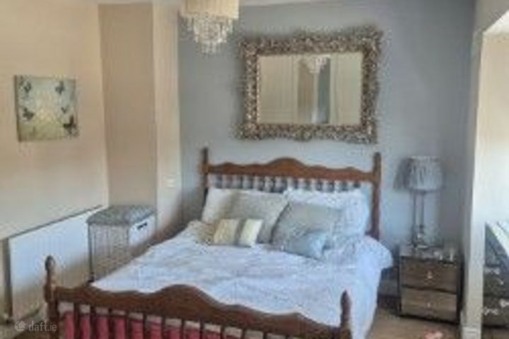 18 Glenbourne Walk, Leopardstown, Dublin 18