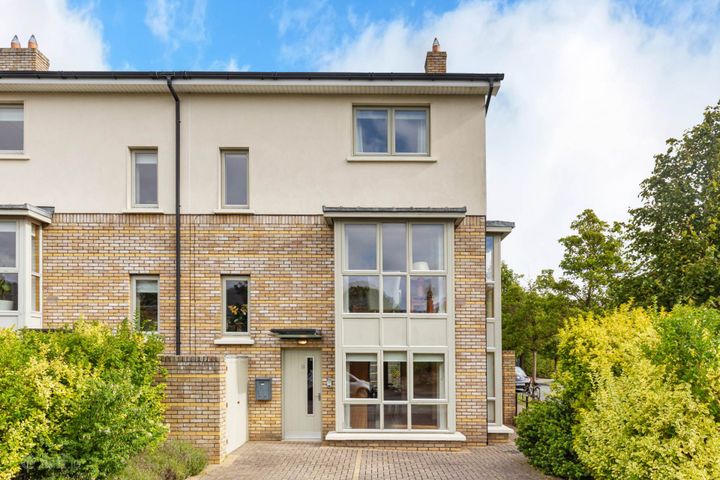 13 Kelston Park, Foxrock, Dublin, D18NX43