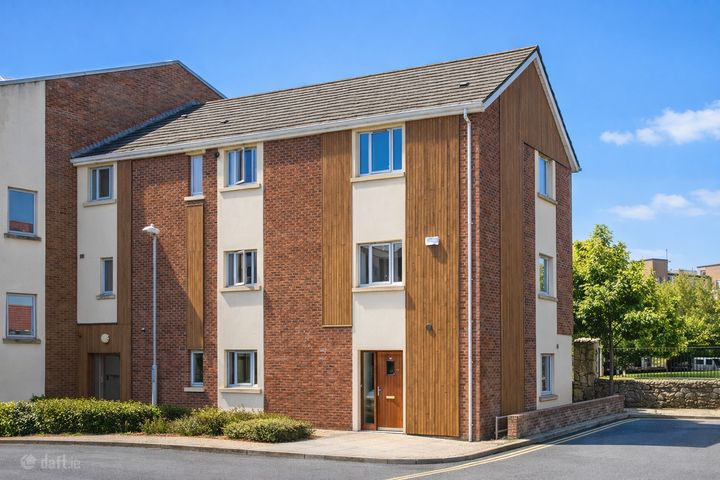 Grianan Fidh, Aikens Village, Sandyford, Dublin 18