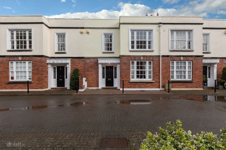 17 Simmons Court, Simmonscourt Road, Ballsbridge, Dublin