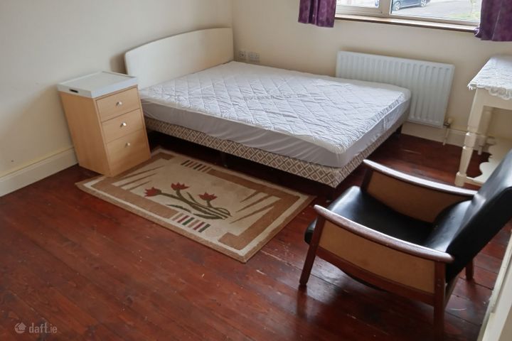 Cluain airne ( close to Lidl ), Thurles, Co. Tipperary