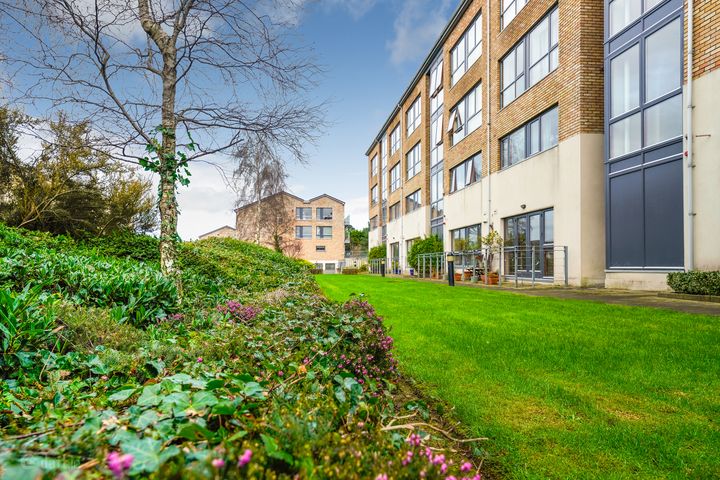 8 Corrig Hall, Ticnock Hill, Sandyford Dublin 18, Dublin 18, Dublin