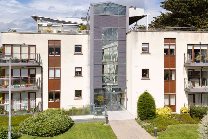 Apartment 2, Kelston Hall, Foxrock, Dublin 18, D18T025
