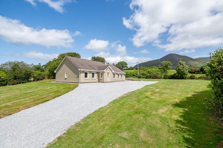 Clogherane, Lauragh Upper, Kenmare, Co Kerry, V93Y681