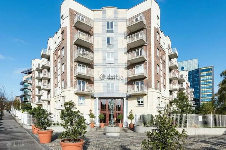 The Lansdowne Block, Pembroke Square, Grand Canal , Grand Canal Dock, Dublin 2