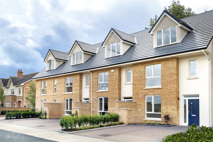 55-71 Phoenix Park Avenue, Phoenix Park Racecourse