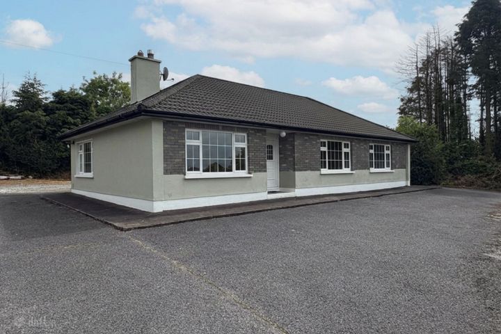Rylane Village, Rylane, Co. Cork, P32W544